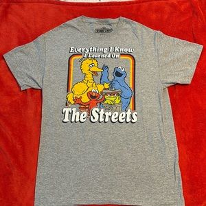 Sesame Street T-shirt Sz M